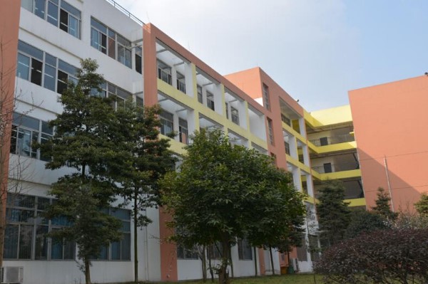 四川国盛技工学校好吗