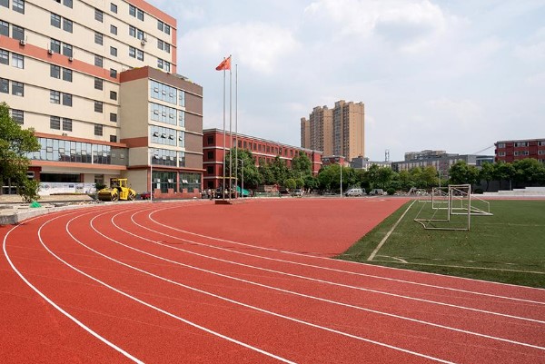 成都市郫都区川科外国语学校老师好吗