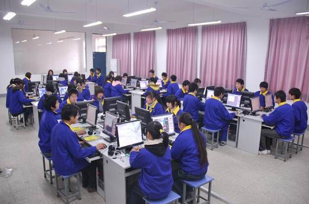 四川城市技师学院计算机广告专业靠谱吗