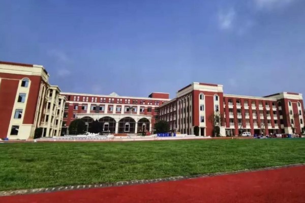 北外附属东坡外国语学校好不好收费贵吗
