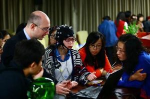 四川五月花技师学院浅析女生学护理的优势