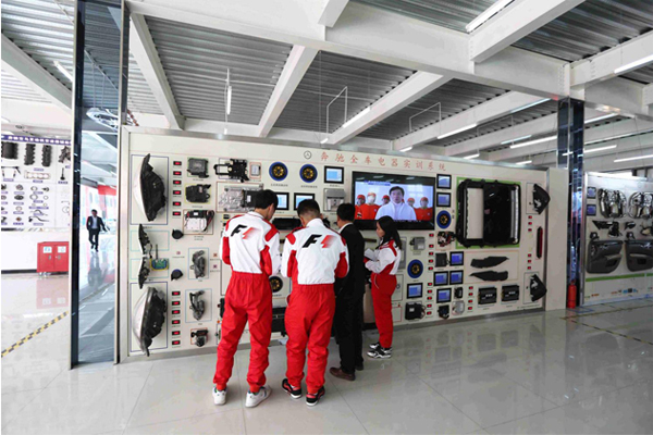 成都棠湖科学技术学校