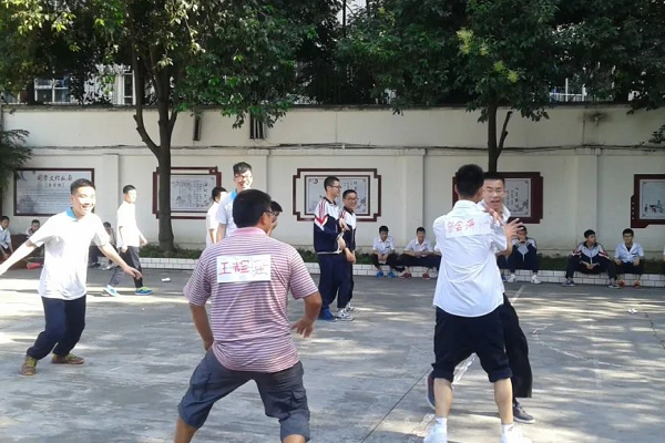 成都市财贸职业高级中学校师资怎么样