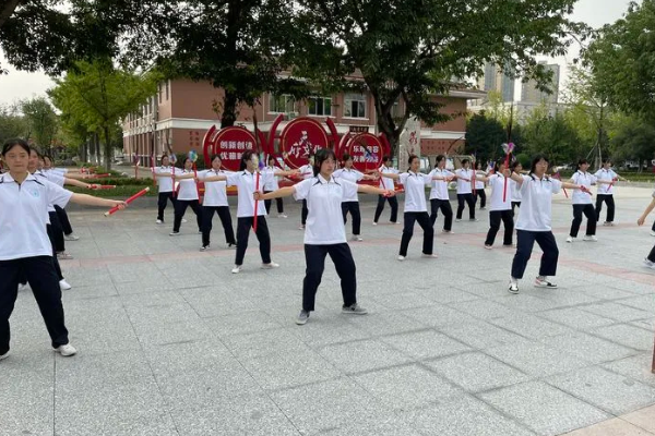 崇庆中学简介