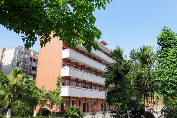眉山实验高级中学咋样