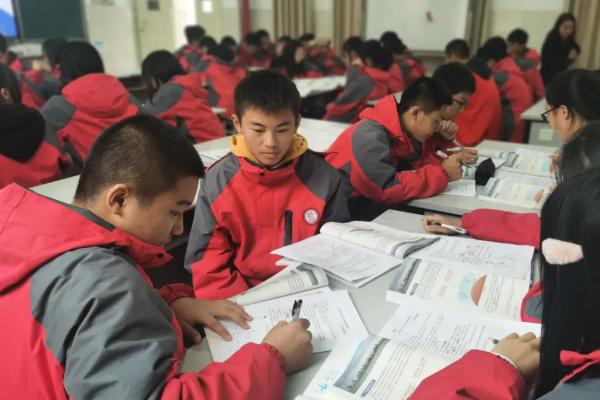 四川核工业技师学院会计学专业学生