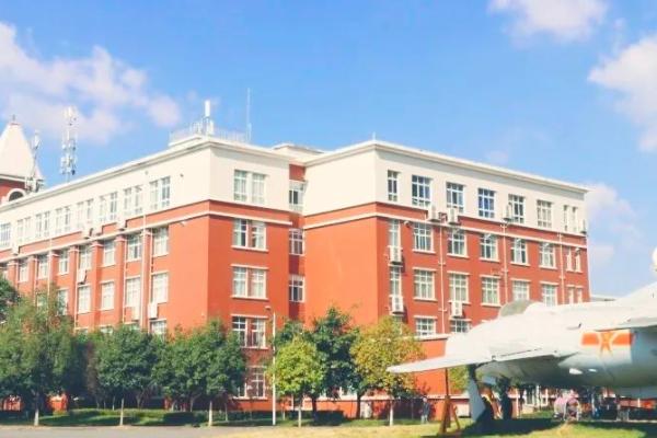 成都翔飞航空职业技术学校招生简章
