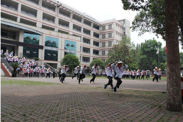 崇庆中学双语实验班好吗