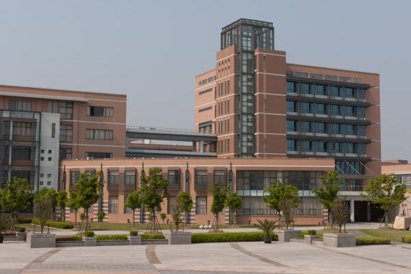 成都友爱职业技术学校
