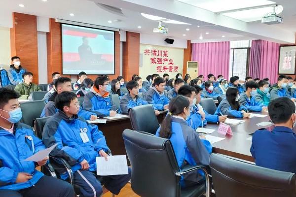 友爱职业技术学校学费多少