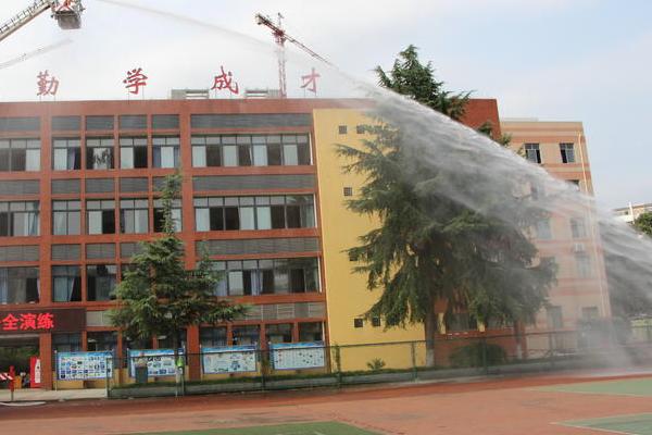 江油一中