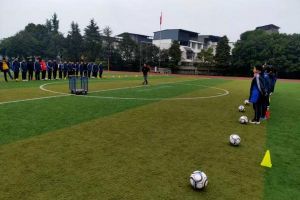 郫都区第三中学是重点吗