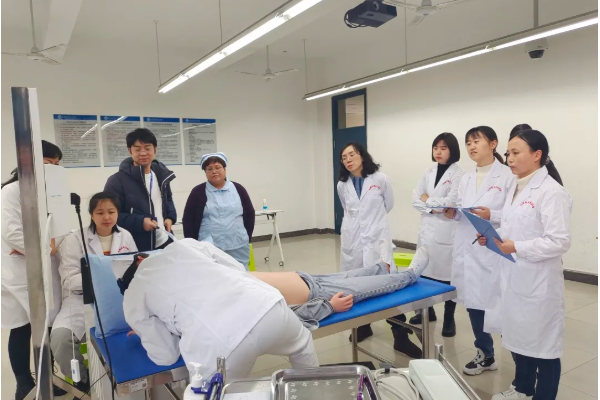 成都铁路卫生学校