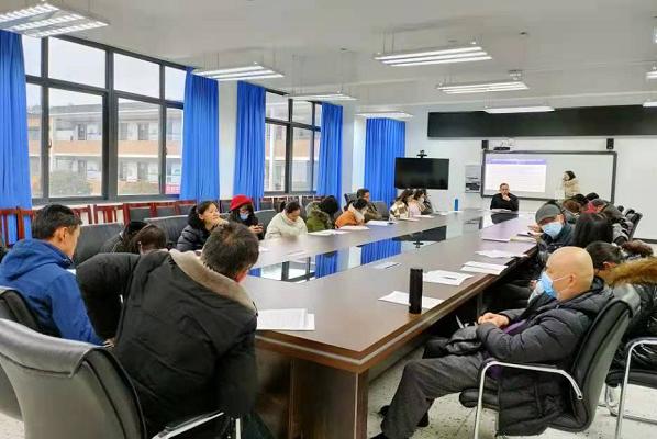 成都郫县三中举行期末成绩分析会