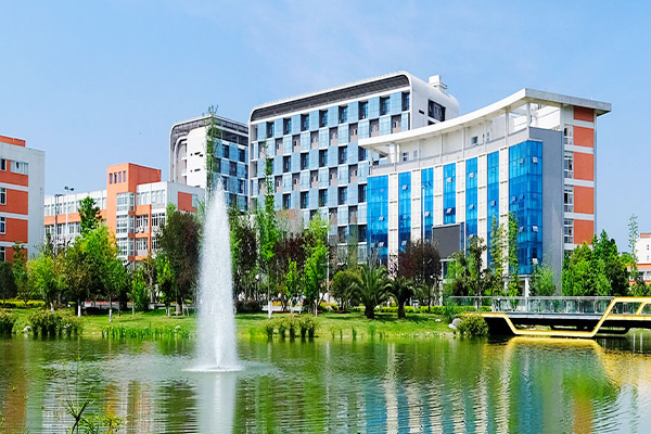 成都铁路卫生学校