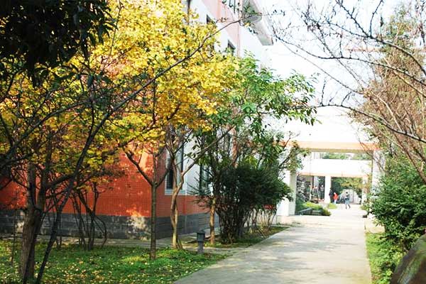 绵阳机电工程学校