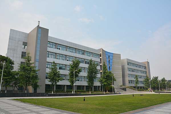 现代科技职业学校