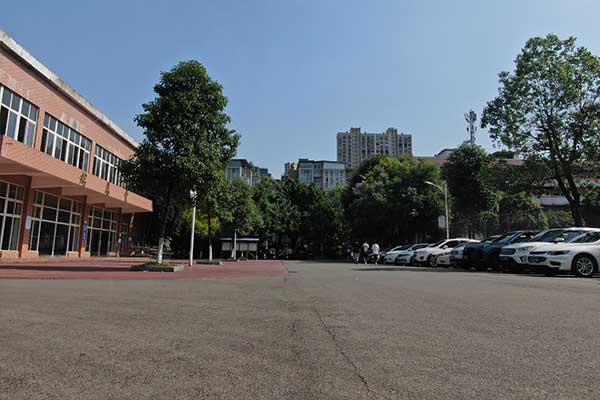眉山科学技术学校环境