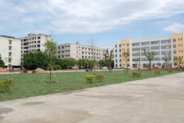 遂宁市电力工程职业技术学校