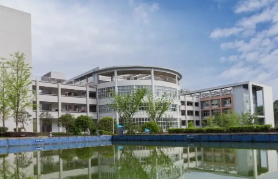 南部县职业技术学校