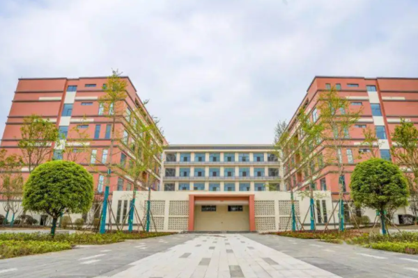 青神中学是国家重点高中吗