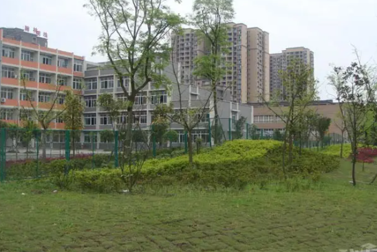 富顺县复原灏职业中学