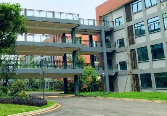 泸州市长江职业学校