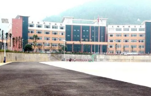 筠连县城南职业中学校2022年分数线是好多