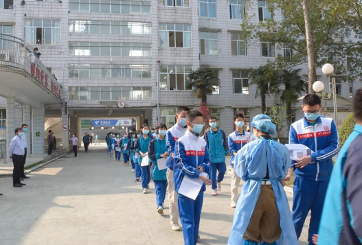 新都一中举行疫情防控演练活动