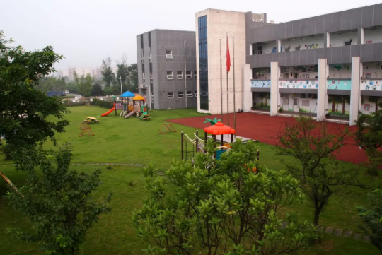 隆昌幼儿师范学校