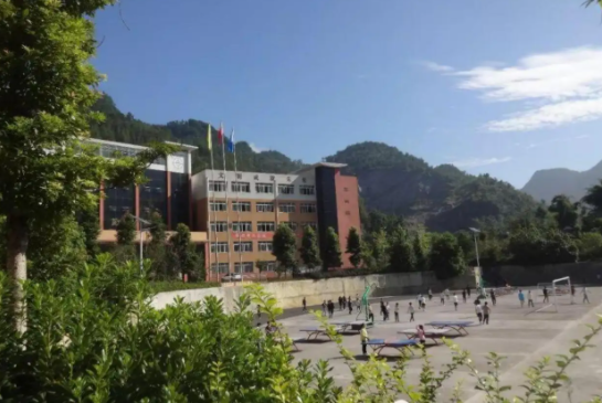 岳池白庙职业中学校