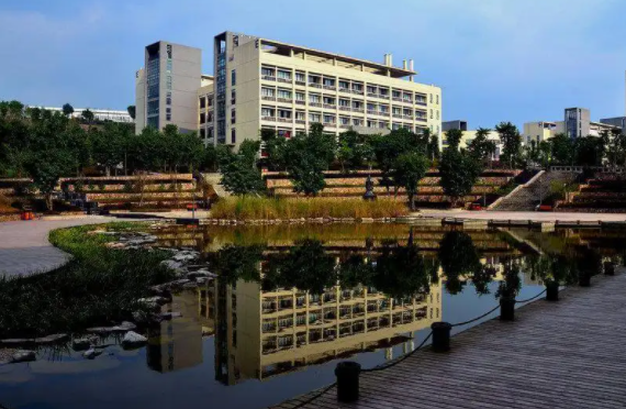 成都技师学院
