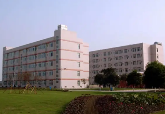 四川矿产机电技师学院