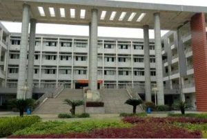 四川成都初中没毕业的男孩子应该什么技术