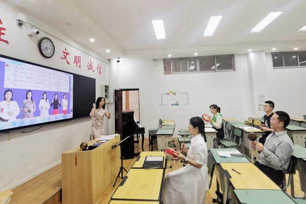 四川省双流中学中考录取分数线