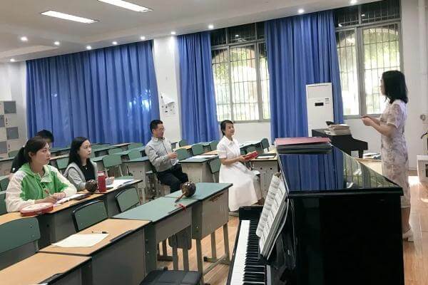 四川省双流中学召开音乐课堂实践活动