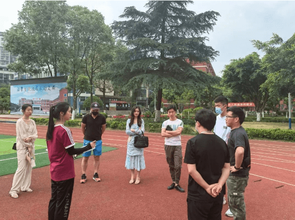 成都市郫都区川科外国语学校