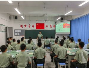 乐山市旅游学校2022年收费标准_助学政策