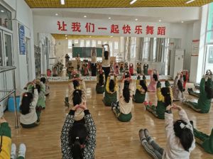 都江堰市友爱学校是公立还是私立_师资怎么样