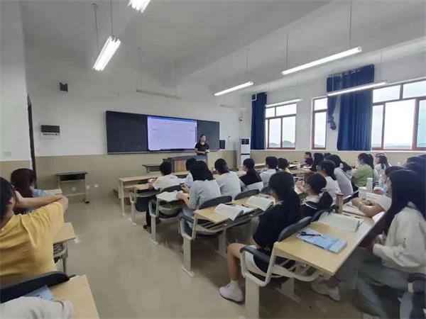 中专学校