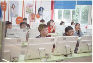 2023年成都新华高级技工学校师资队伍_就业保障