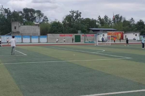 高板中学校