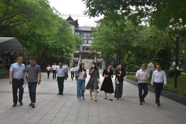 双流中学