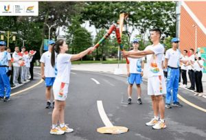 成都汽车职业技术学校是公办还是民办_学费是多少