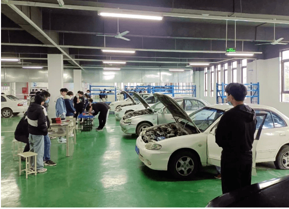 四川希望汽车技师学院