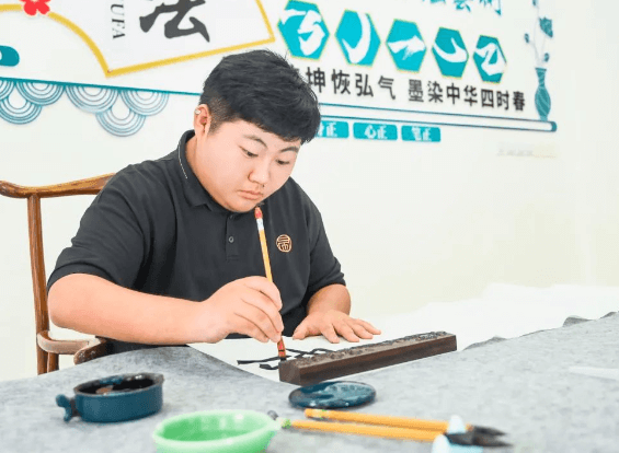 四川天府新区航空旅游职业学院