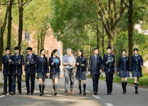 2024年成都外国语学校收费多少钱一年_收费标准