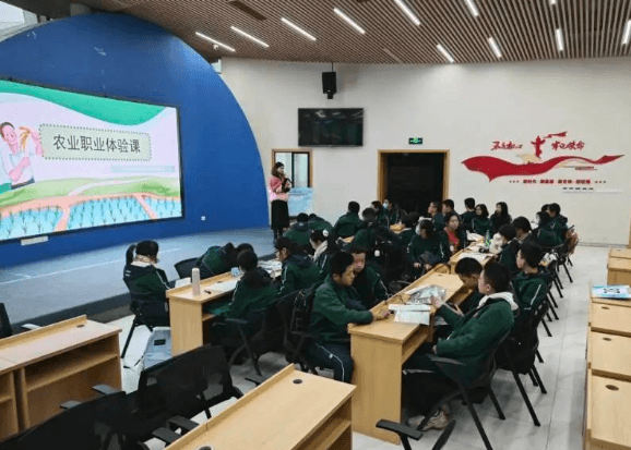 成都外国语学校