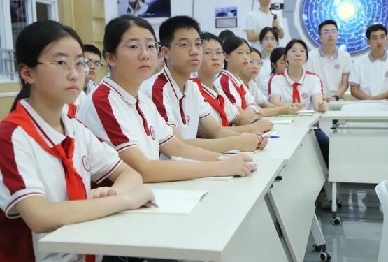 成都冠城实验学校