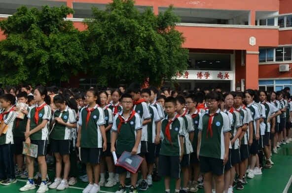 成都新世纪外国语学校